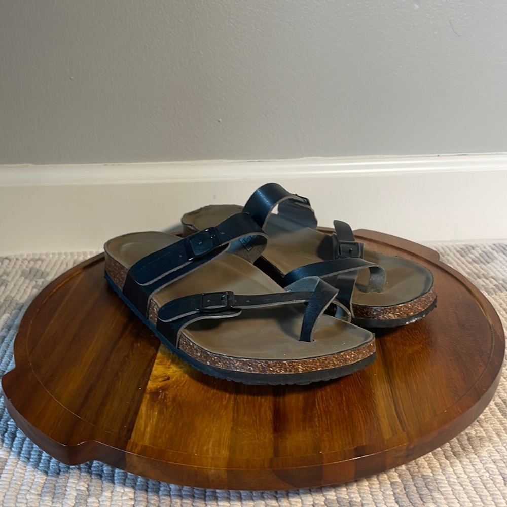 Madden Girl Sandals     Brand: Madden girl     Color:  Black     Size:  9 W